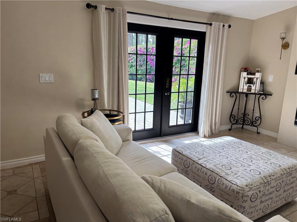 OAKES ESTATES - Residential Lease