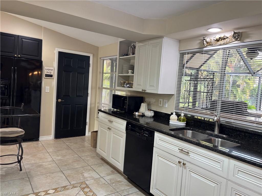 OAKES ESTATES - Residential Lease