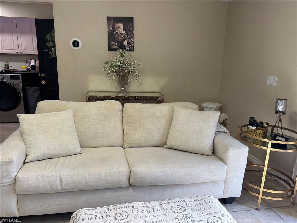 OAKES ESTATES - Residential Lease