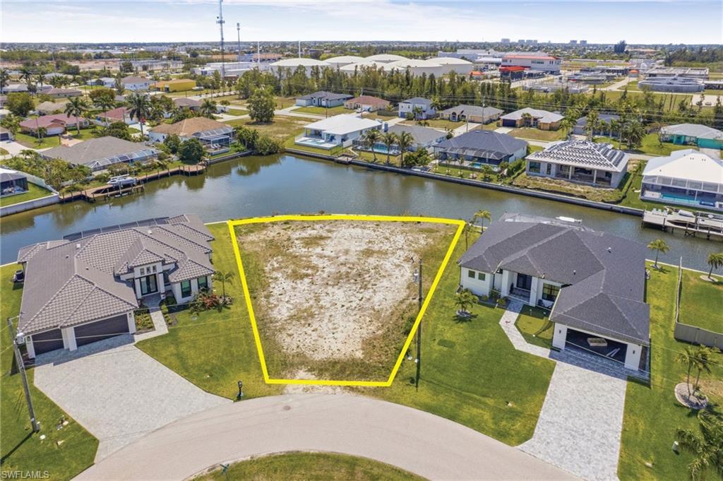 CAPE CORAL - Land