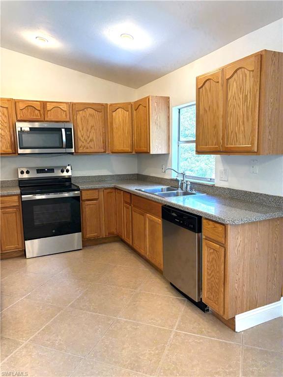 SAN CARLOS PARK - Residential