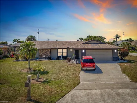 432 SW 38th St, Cape Coral, FL 33914 - #: 225034481