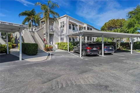537 Club Side Dr Unit 3-537, Naples, FL 34110 - #: 225026812