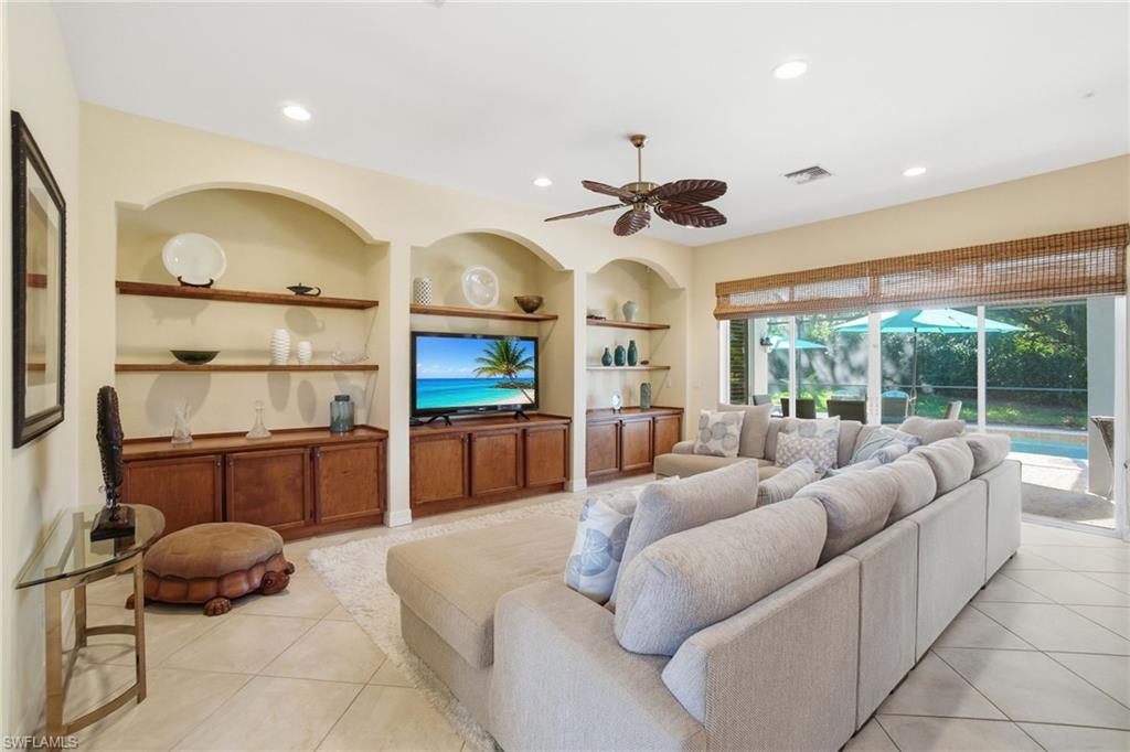 SATURNIA LAKES - Residential