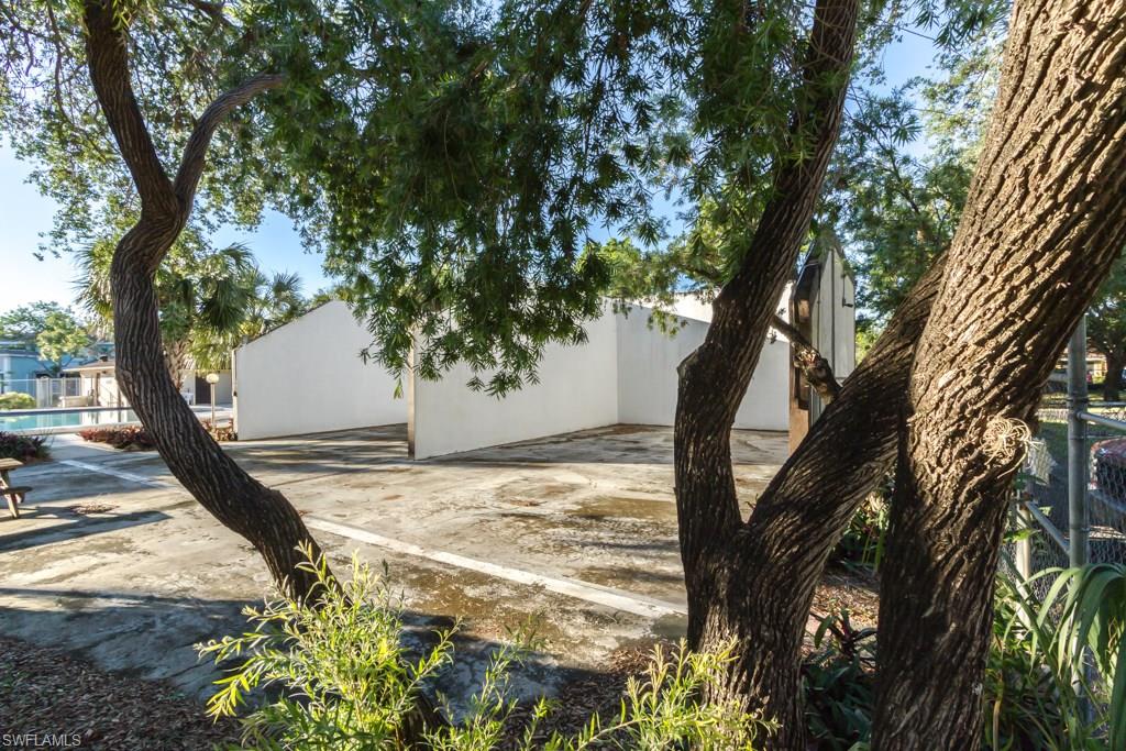 COURTYARDS AT GOLDEN GATE - Residential