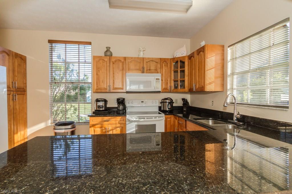 COURTYARDS AT GOLDEN GATE - Residential