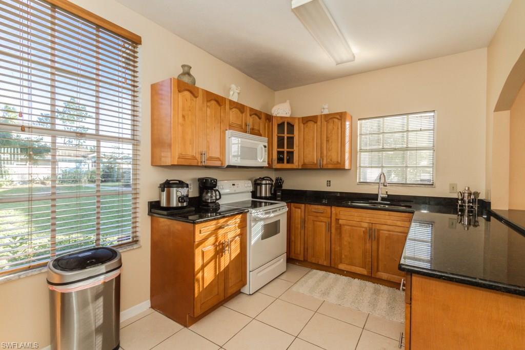 COURTYARDS AT GOLDEN GATE - Residential