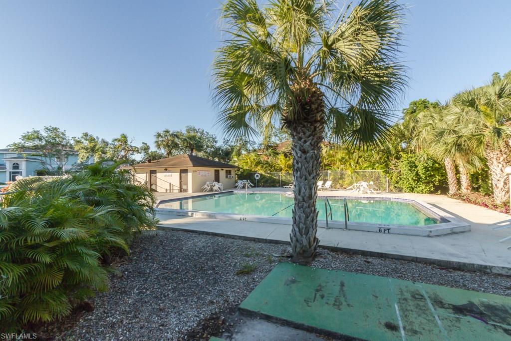 COURTYARDS AT GOLDEN GATE - Residential