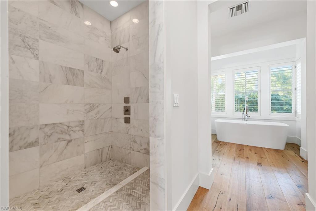 ROYAL HARBOR - Residential