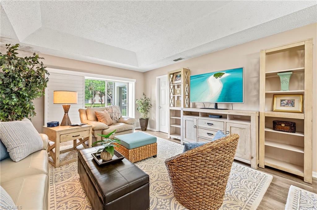 COLONIES - Residential