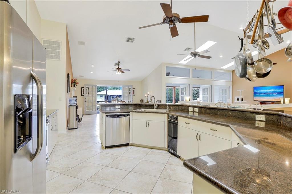 DEMERE LANDING - Residential