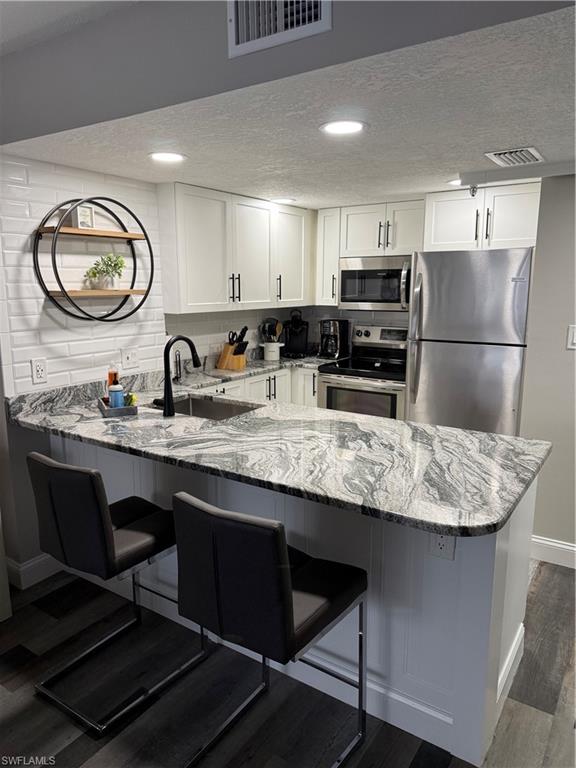 KEEL CLUB - Residential Lease