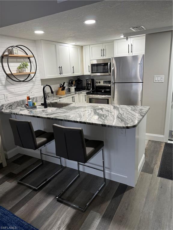 KEEL CLUB - Residential Lease