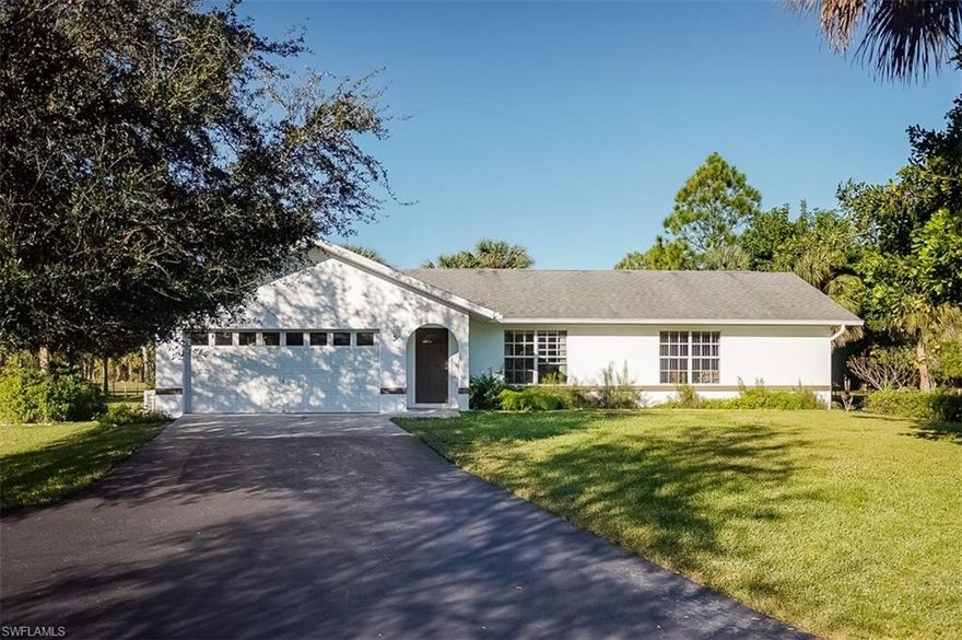 Don't miss this opportunity! Two and a half acres of beautifully maintained yard. Need space for an RV, boat or horse trailer, bring all your toys. This home has a fantastic building that will fit them all. Don't forget your four legged friends! This home also has a great two stall barn with large tack room and storage space. Fully fenced and gated this 2 bedroom, 2 bathroom home has been meticulously maintained. Don't wait, make your appointment to view this home today.