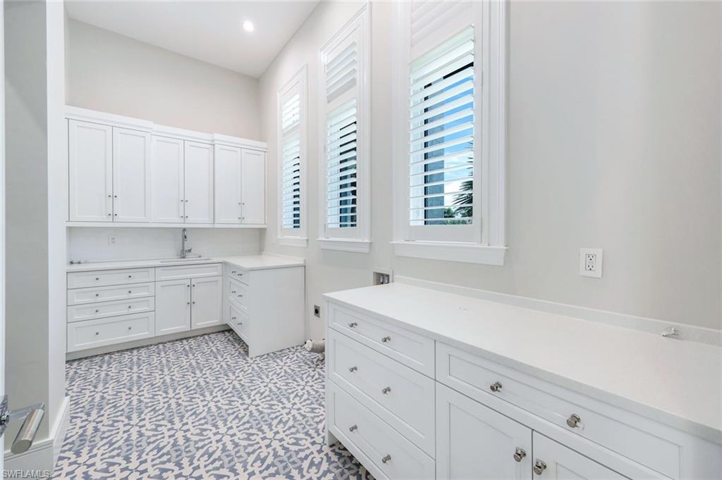 PARK SHORE - Residential