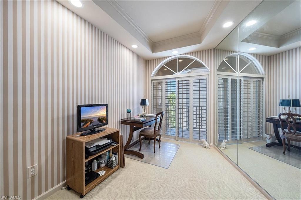 CRESCENT - Residential