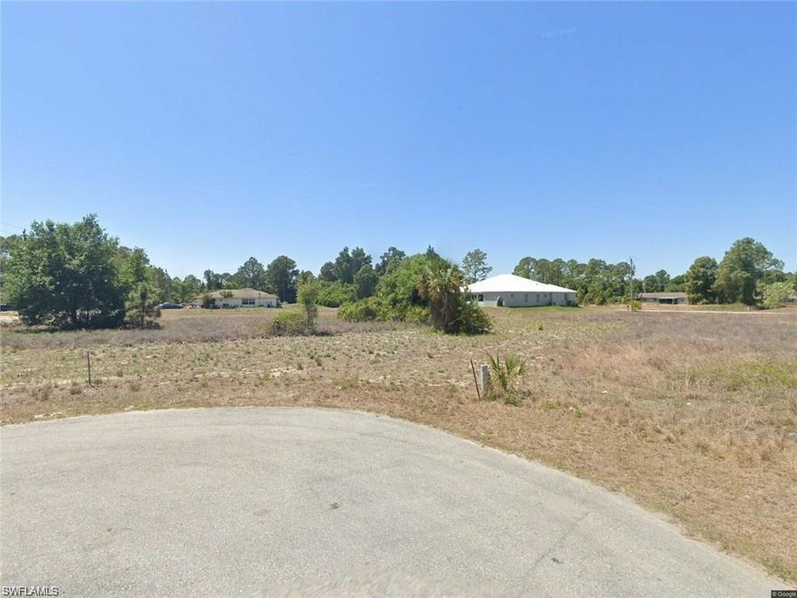 Vacant lot perfect for investment property, multifamily home, or single family home.