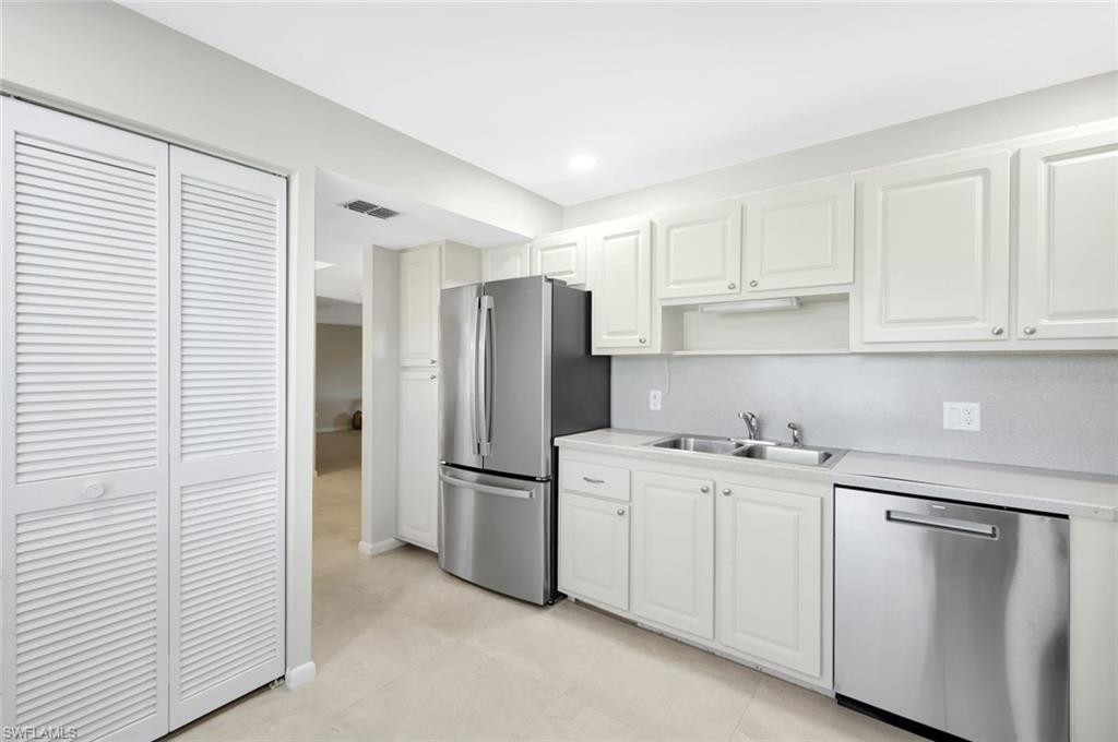 GLADES COUNTRY CLUB - Residential