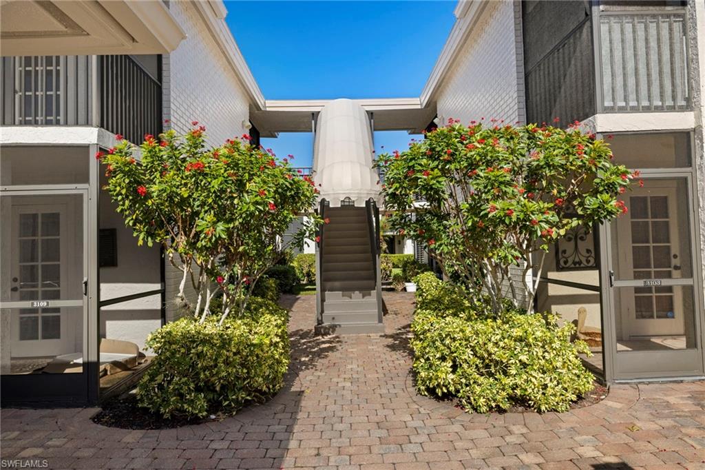 SOMERSET AT MOORINGS - Residential Lease