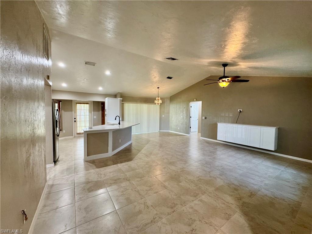 SPRING LAKES - Residential