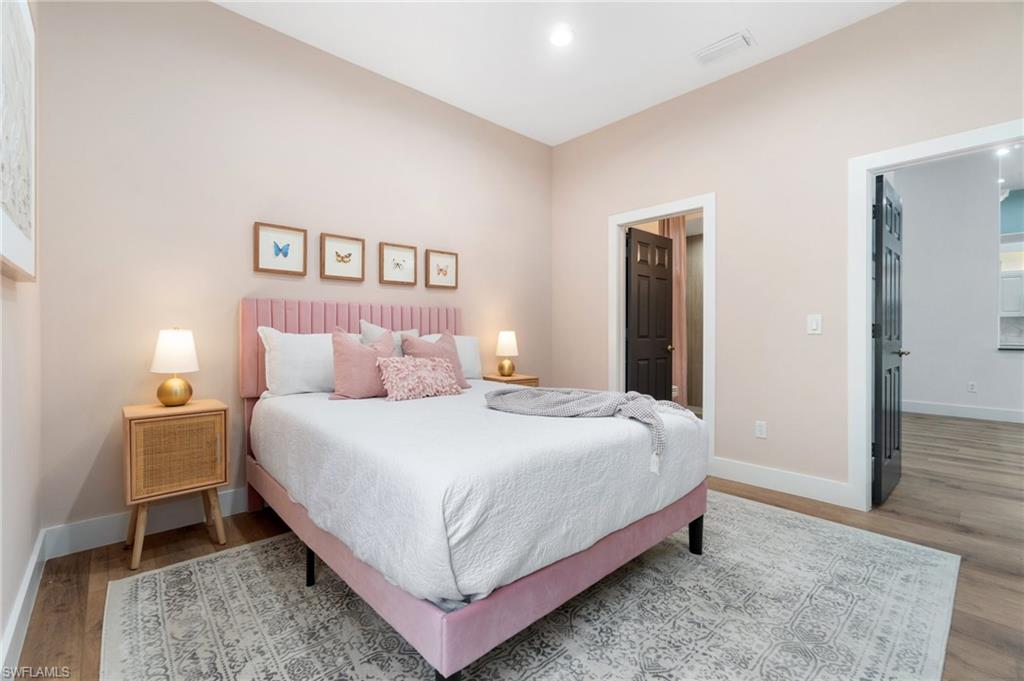 WILSHIRE LAKES - Residential