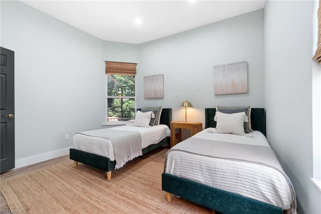 WILSHIRE LAKES - Residential