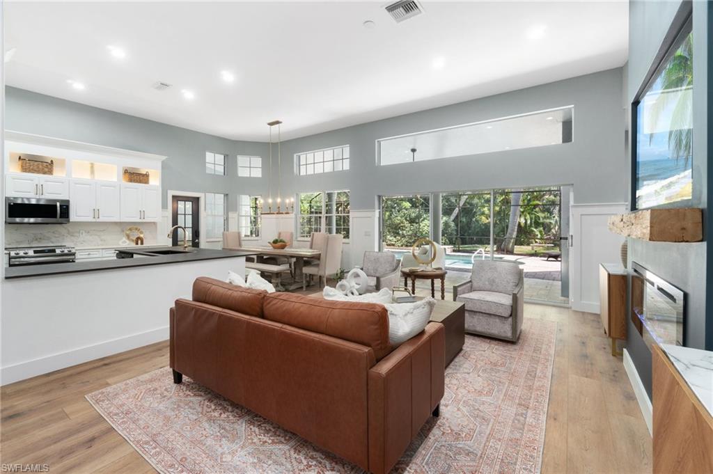 WILSHIRE LAKES - Residential