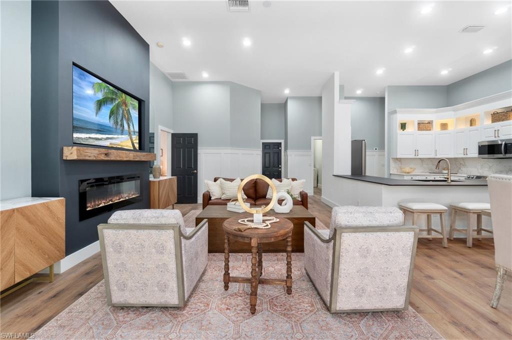 WILSHIRE LAKES - Residential