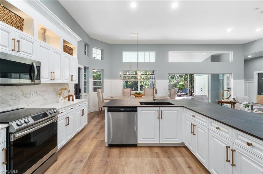 WILSHIRE LAKES - Residential