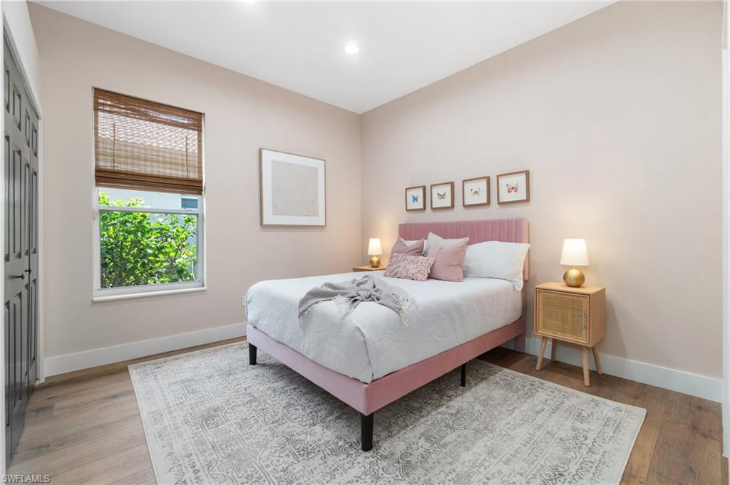 WILSHIRE LAKES - Residential