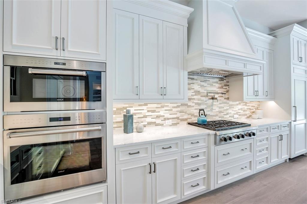 MOORINGS - Residential