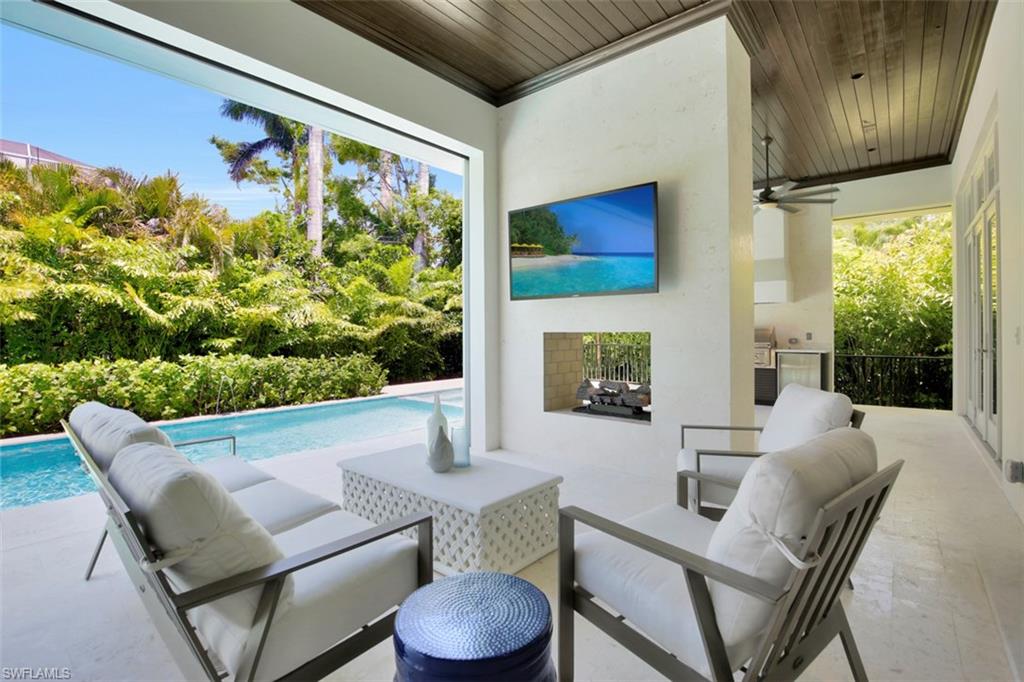 MOORINGS - Residential