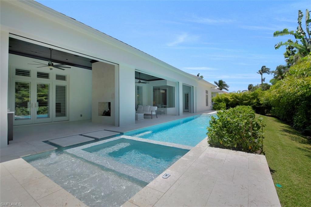 MOORINGS - Residential