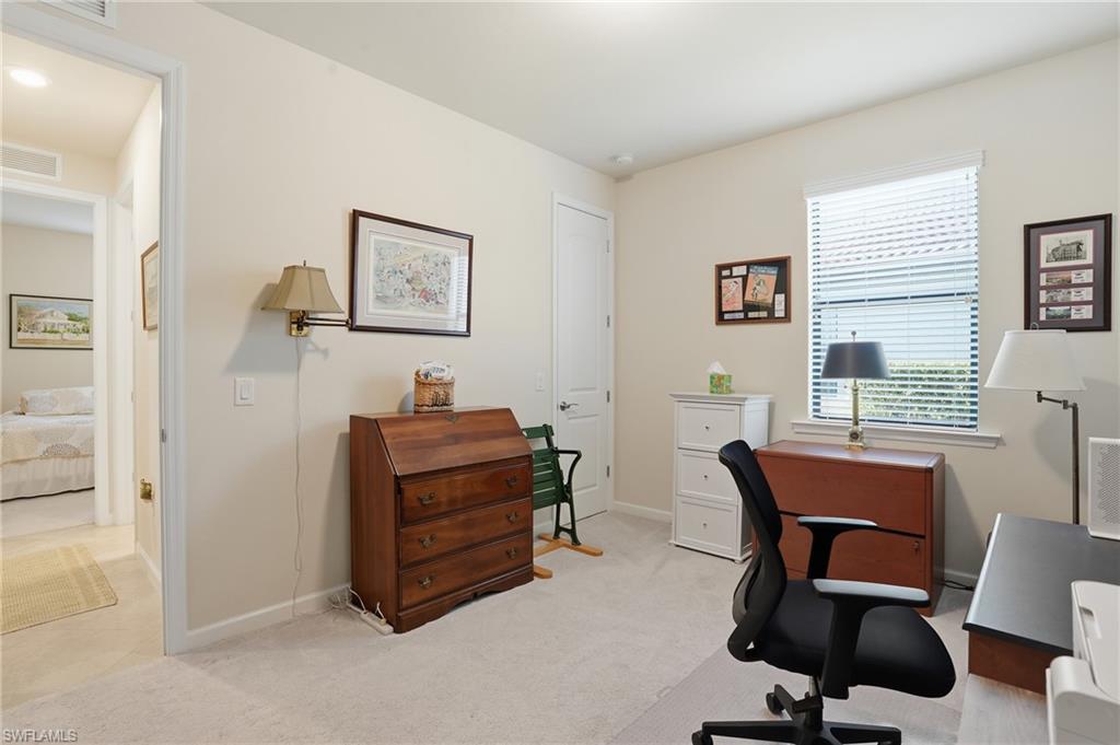 HAMPTON LAKES - Residential