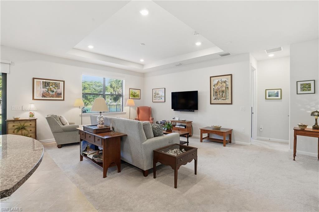 HAMPTON LAKES - Residential