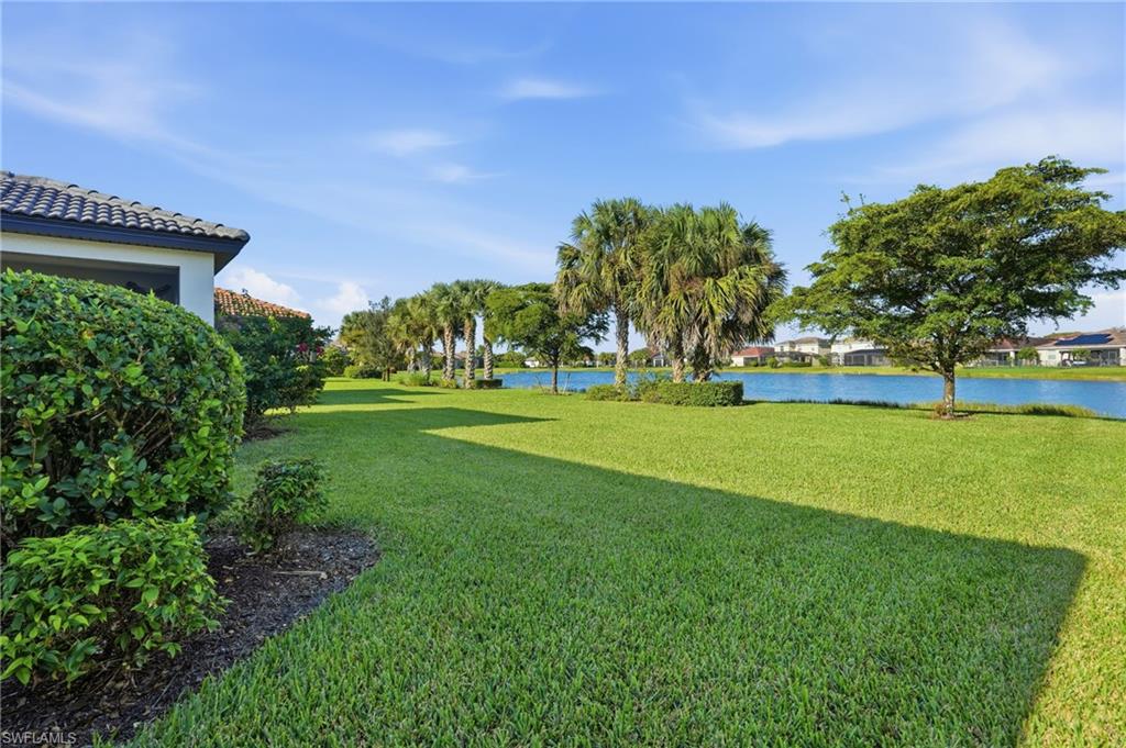 HAMPTON LAKES - Residential