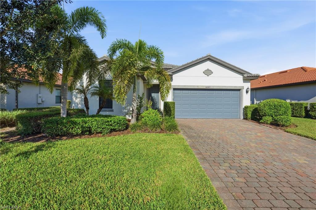 HAMPTON LAKES - Residential