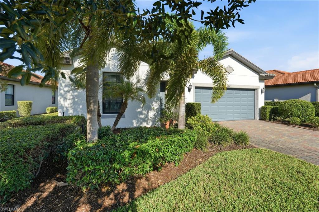 HAMPTON LAKES - Residential