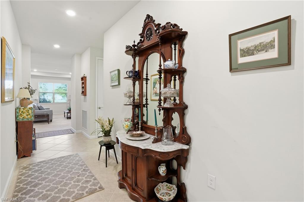 HAMPTON LAKES - Residential