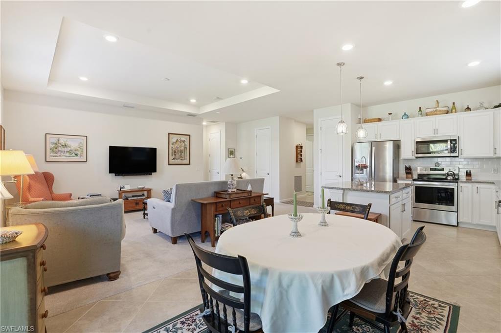 HAMPTON LAKES - Residential