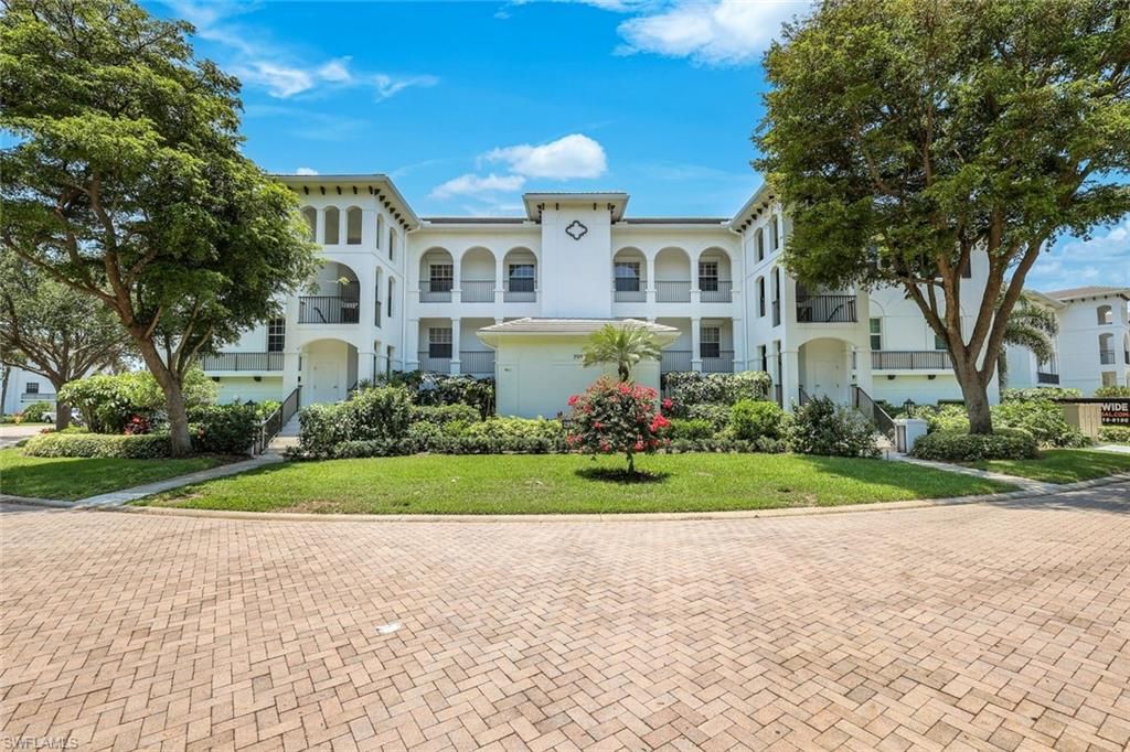 Photo of 795 Bentwater CIR #202, NAPLES, FL 34108 (MLS # 225076518)