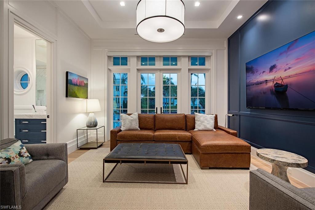 OLDE NAPLES - Residential