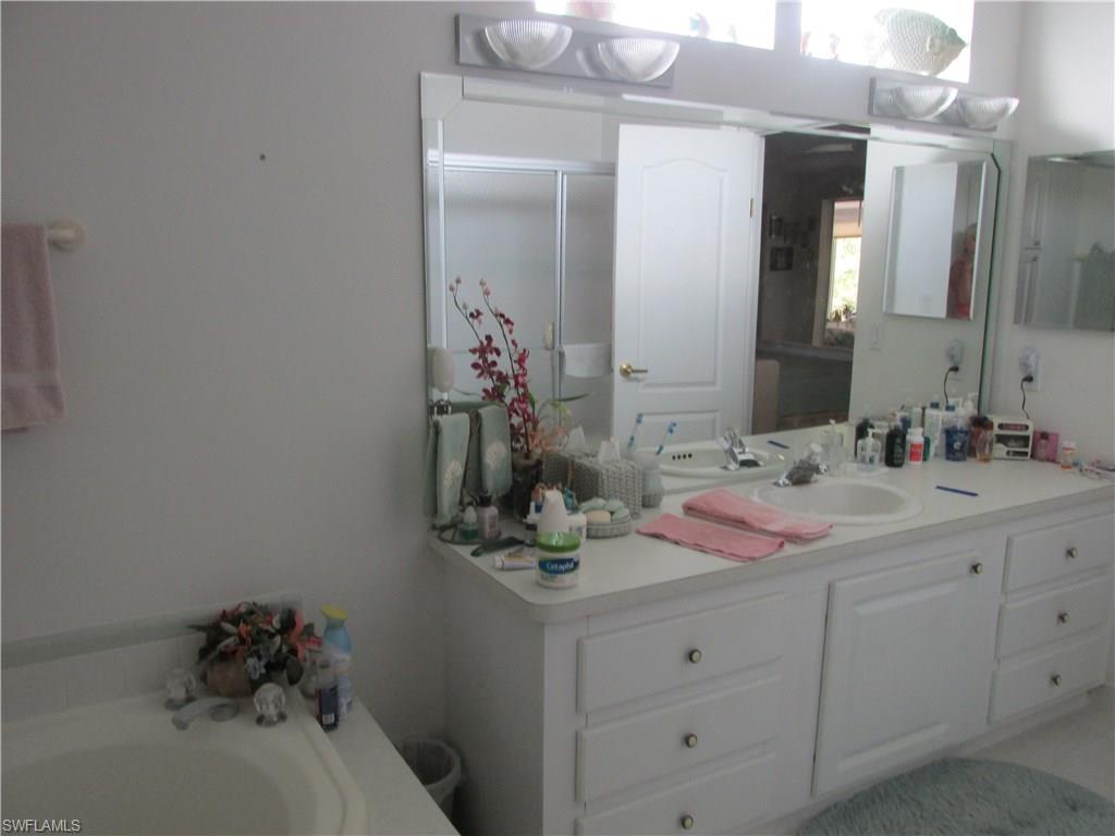 BAYSIDE ESTATES - Residential