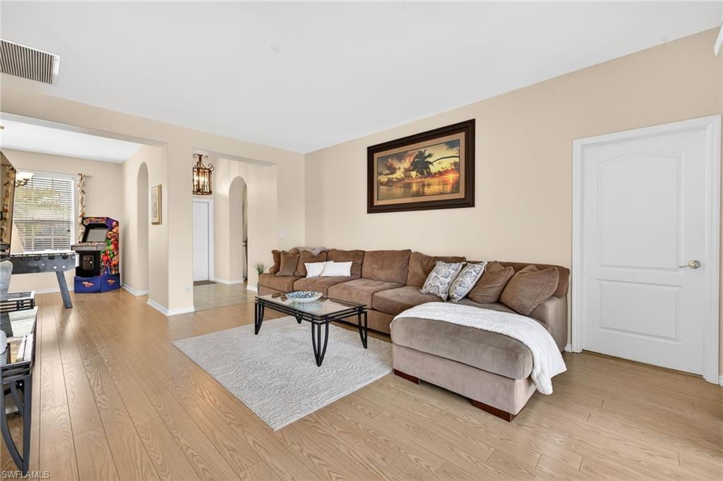 WELLINGTON - Residential