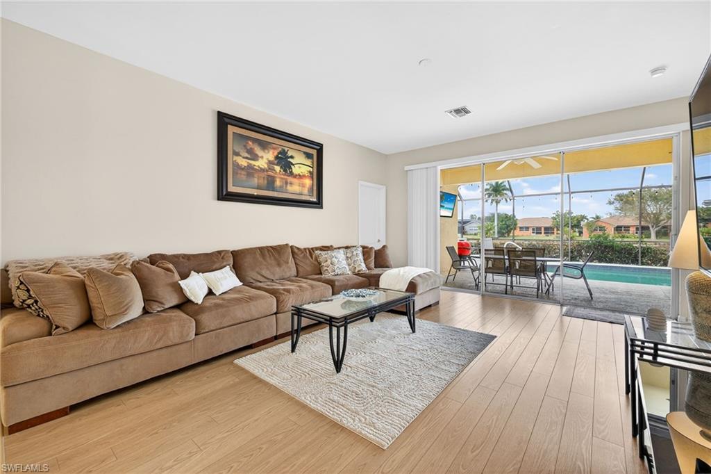 WELLINGTON - Residential