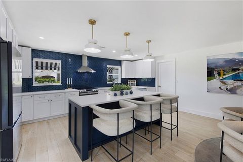 1600 Curlew AVE NAPLES FL 34102