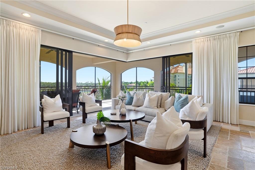 2546 Marquesa Royale LN 7-302