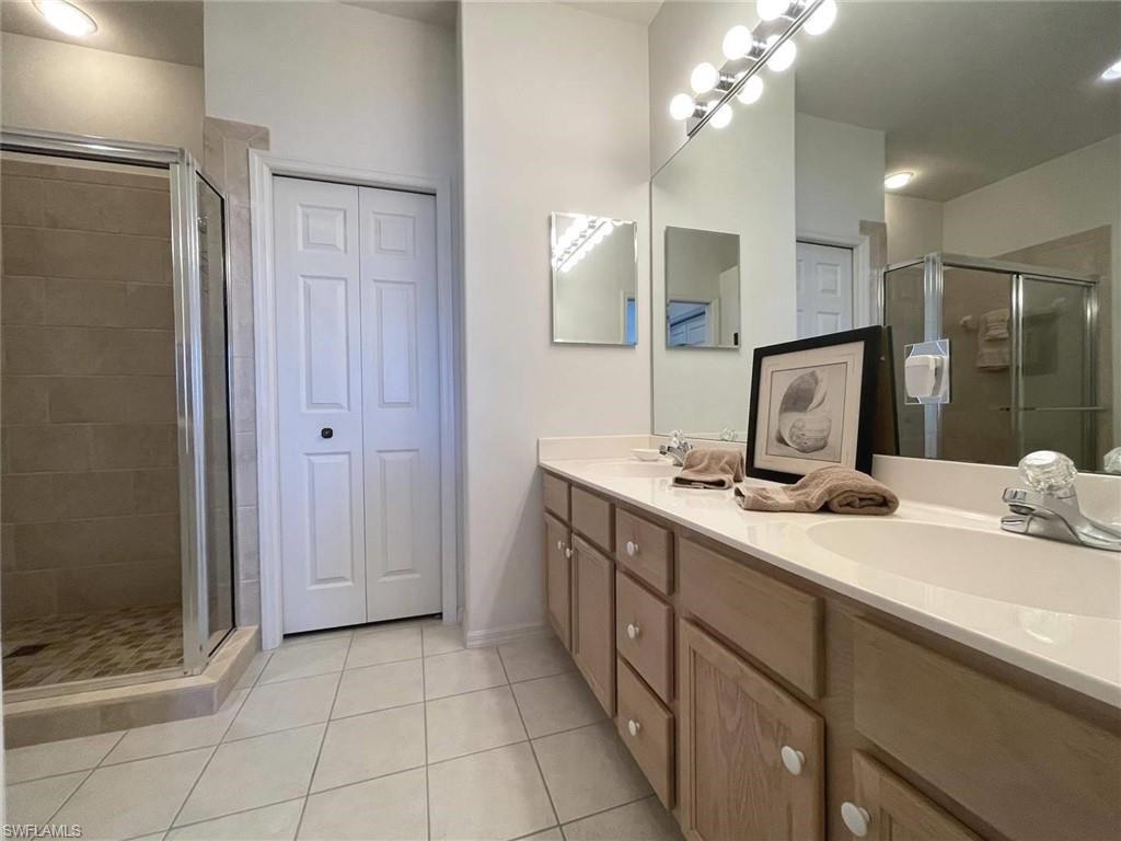 SUTTON WALK - Residential