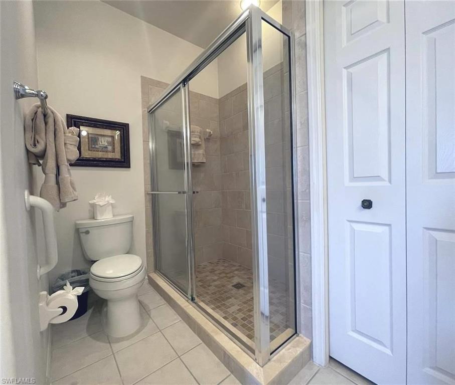 SUTTON WALK - Residential