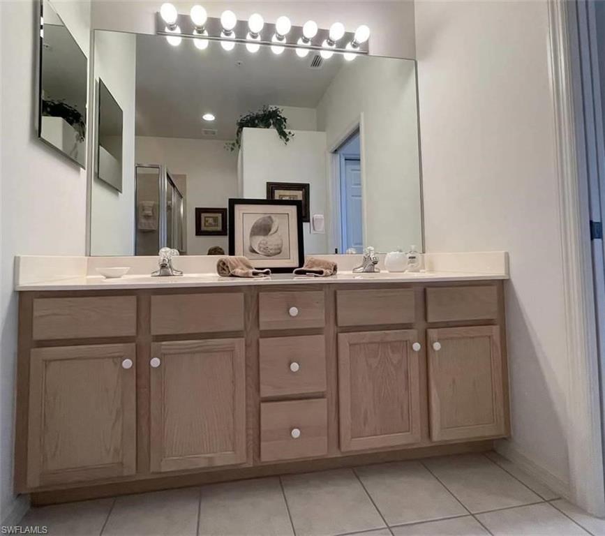 SUTTON WALK - Residential